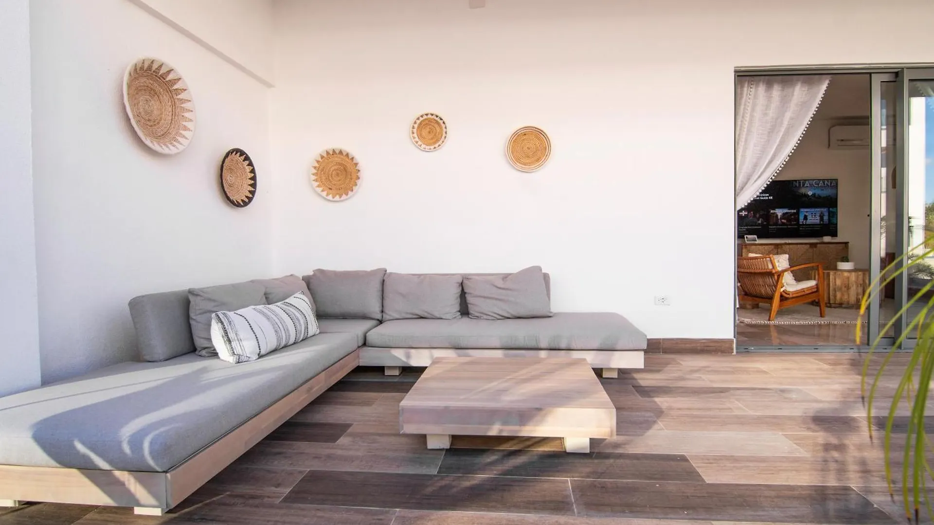 New Beachfront Penthouse Punta Popy Лас Терренас Дом отдыха